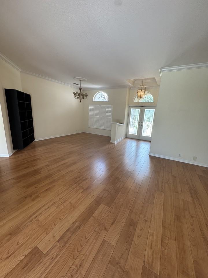 10084 Cherry Hills Avenue Cir - Photo 3 of 48