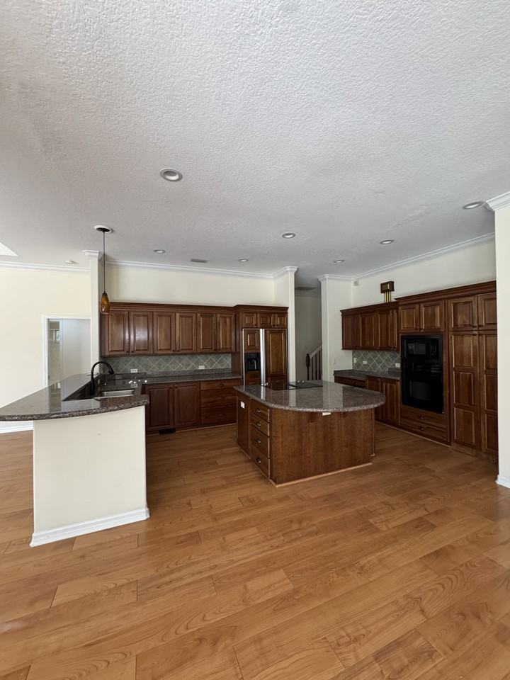 10084 Cherry Hills Avenue Cir - Photo 5 of 48