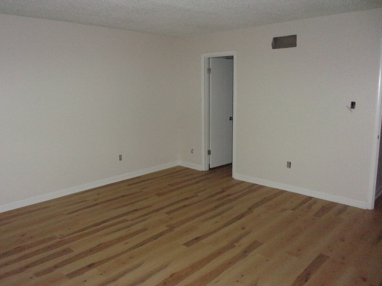 4792 James Kent Ct - Photo 4 of 15