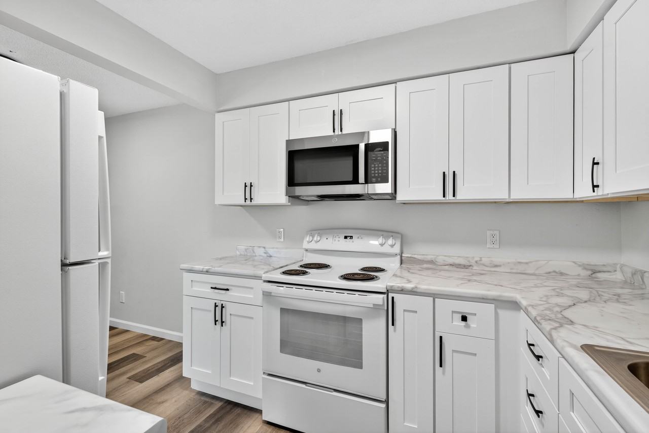 2711 Center St #D - Photo 3 of 11