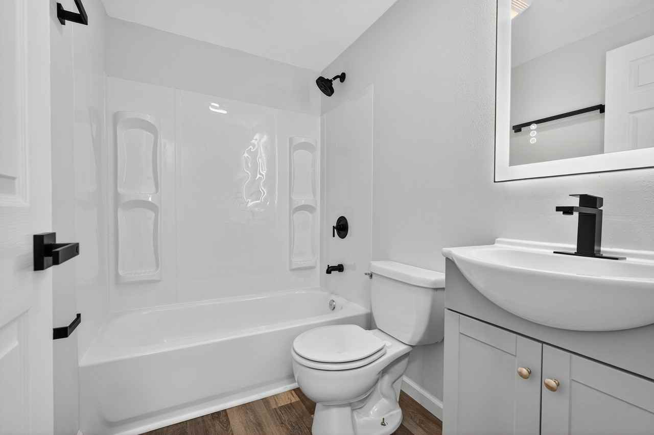 2711 Center St #D - Photo 5 of 11