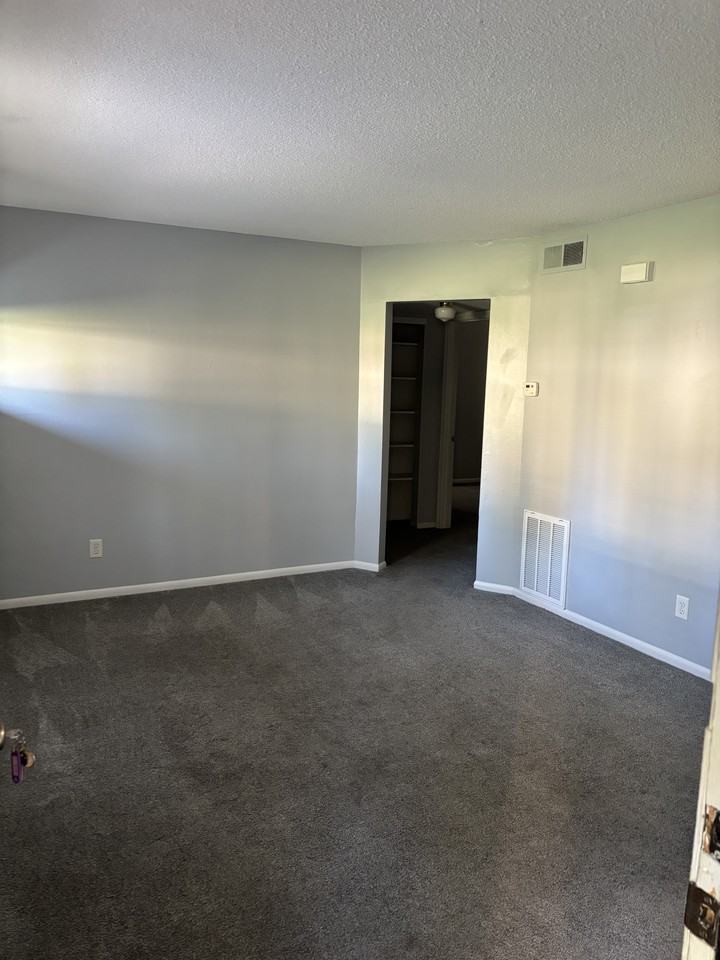 309 Highview Ave #2 - Photo 5 of 16