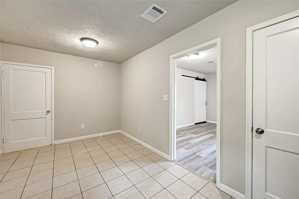 515 Bluebonnet Dr - Photo 2 of 31
