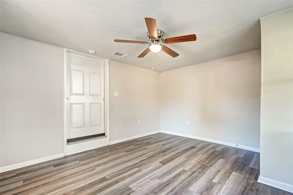 515 Bluebonnet Dr - Photo 3 of 31