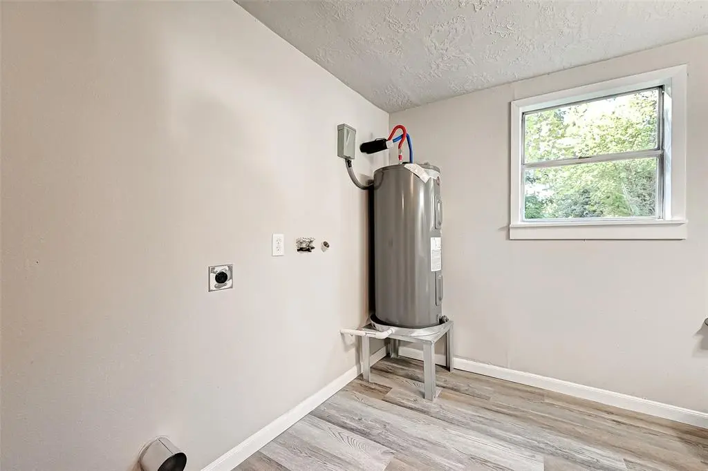 515 Bluebonnet Dr - Photo 4 of 31