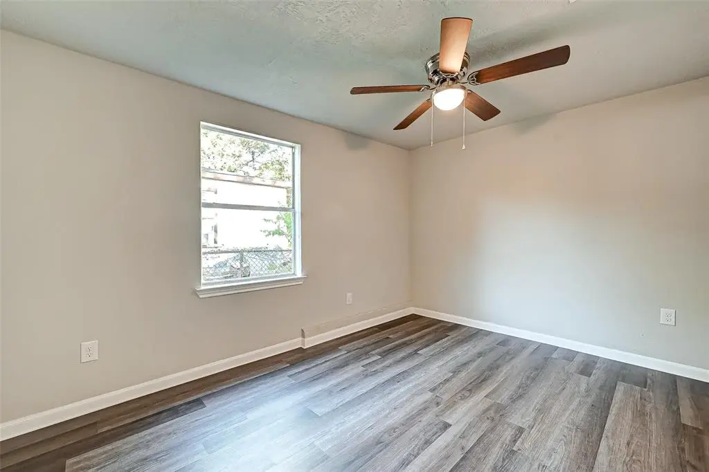 515 Bluebonnet Dr - Photo 6 of 31