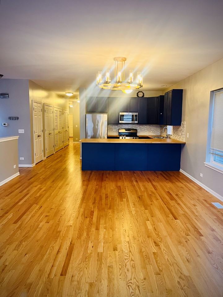 1900 N Laramie Ave #B - Photo 2 of 46