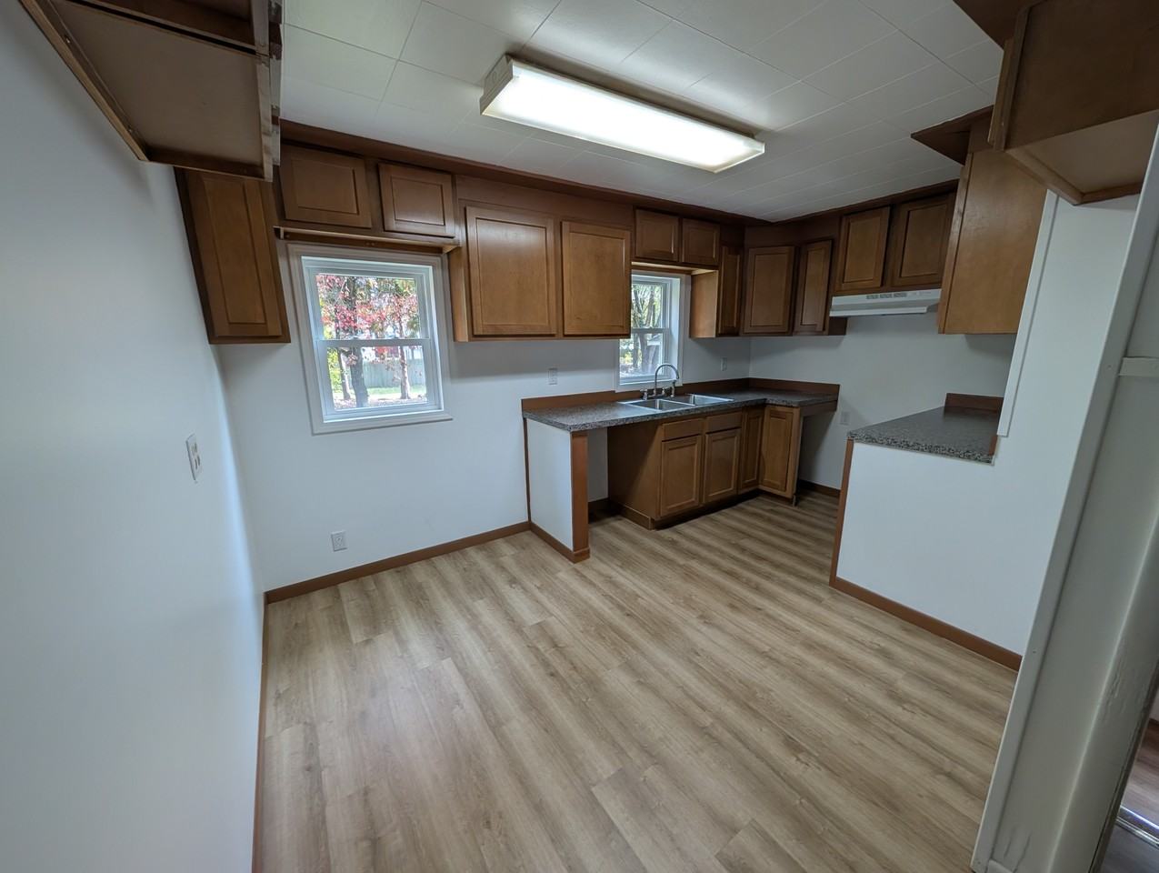 415 S Silverleaf St - Photo 2 of 20