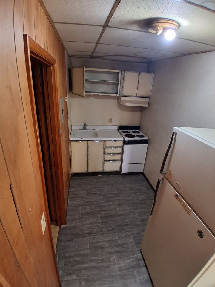 1546 S Cushman St #30 - Photo 2 of 5