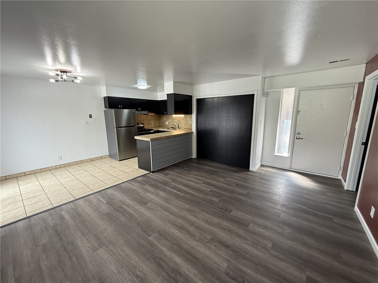 4564 Harrison Blvd - Photo 4 of 20