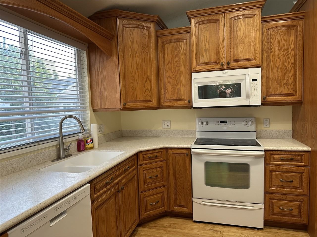 679 E Villager Ln - Photo 3 of 24