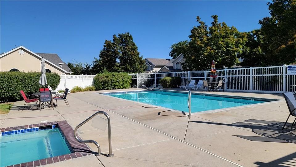 679 E Villager Ln - Photo 2 of 25