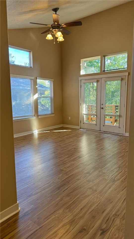 3814 Periwinkle Drive - Photo 3 of 25