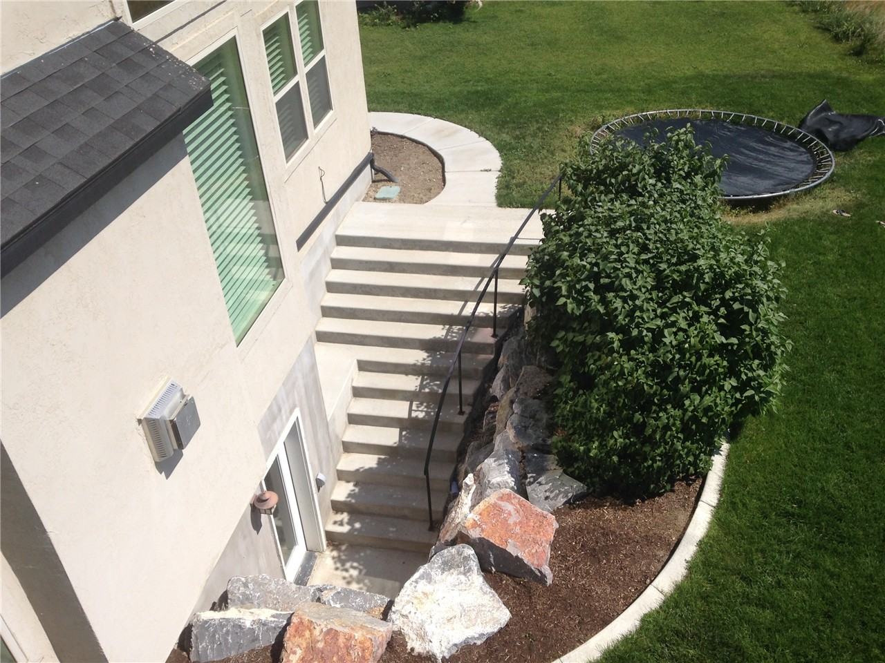 11253 N Park Dr - Photo 2 of 34