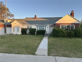 featured image of 220 East Greenwood Avenue