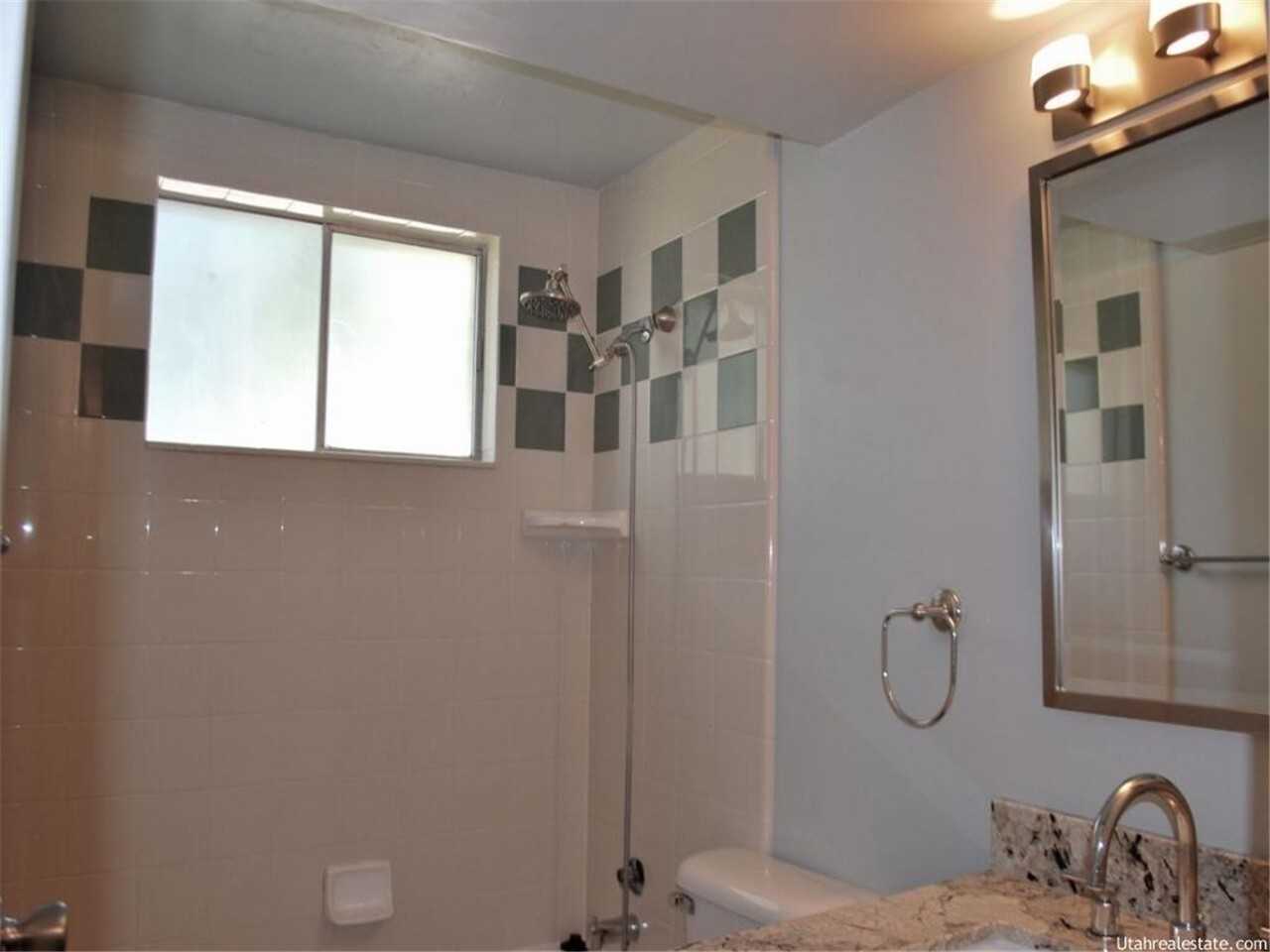 1925 E Mary Dott Way - Photo 4 of 11