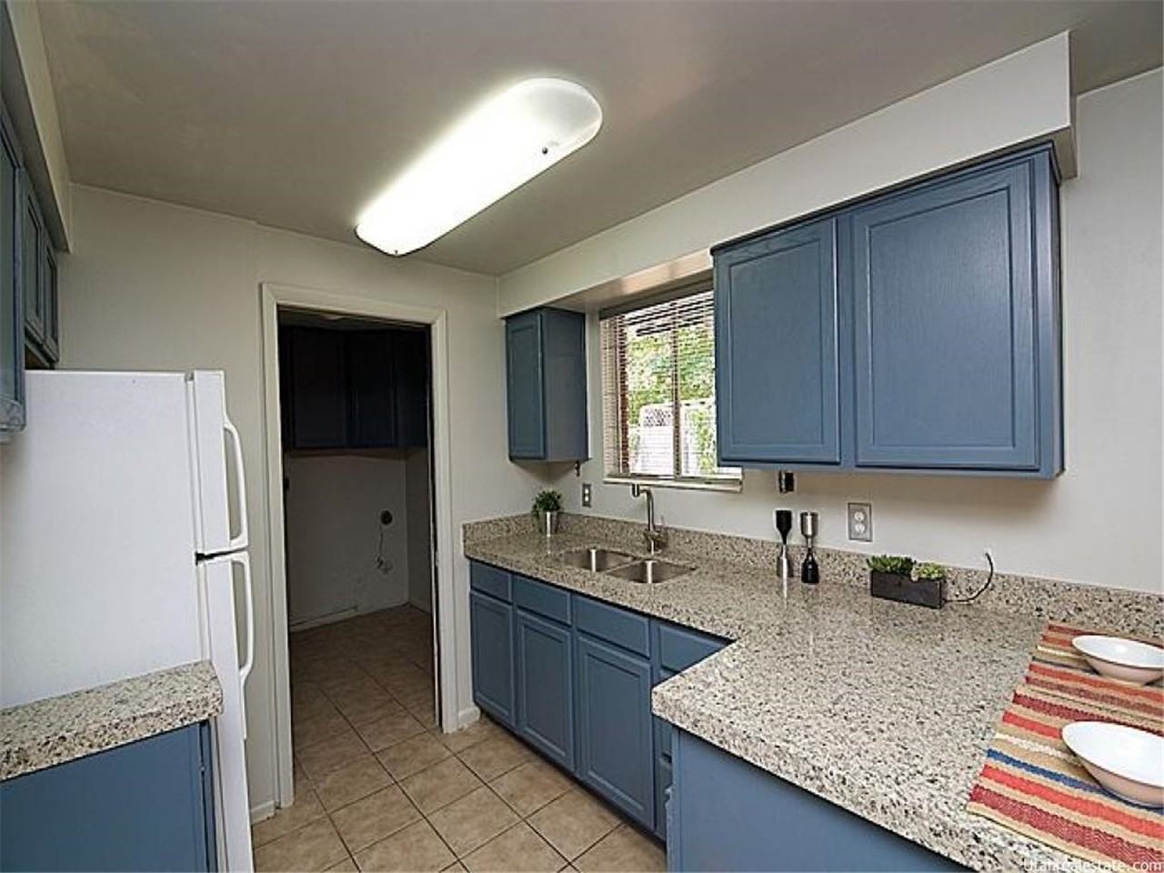 1925 E Mary Dott Way - Photo 3 of 11