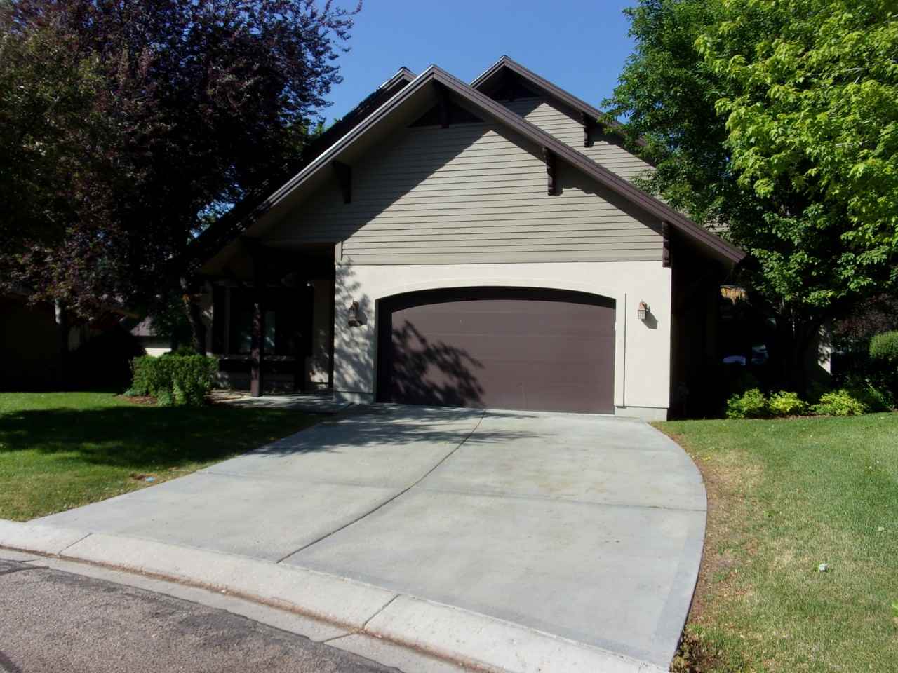 1 W Village Cir - Photo 2 of 38