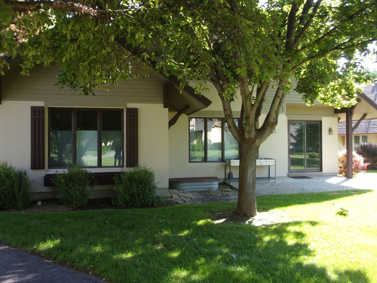 1 W Village Cir - Photo 3 of 38