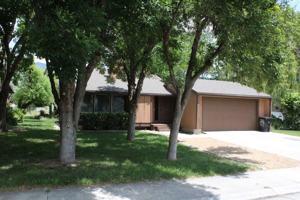 featured image of 127 Country Club Dr
