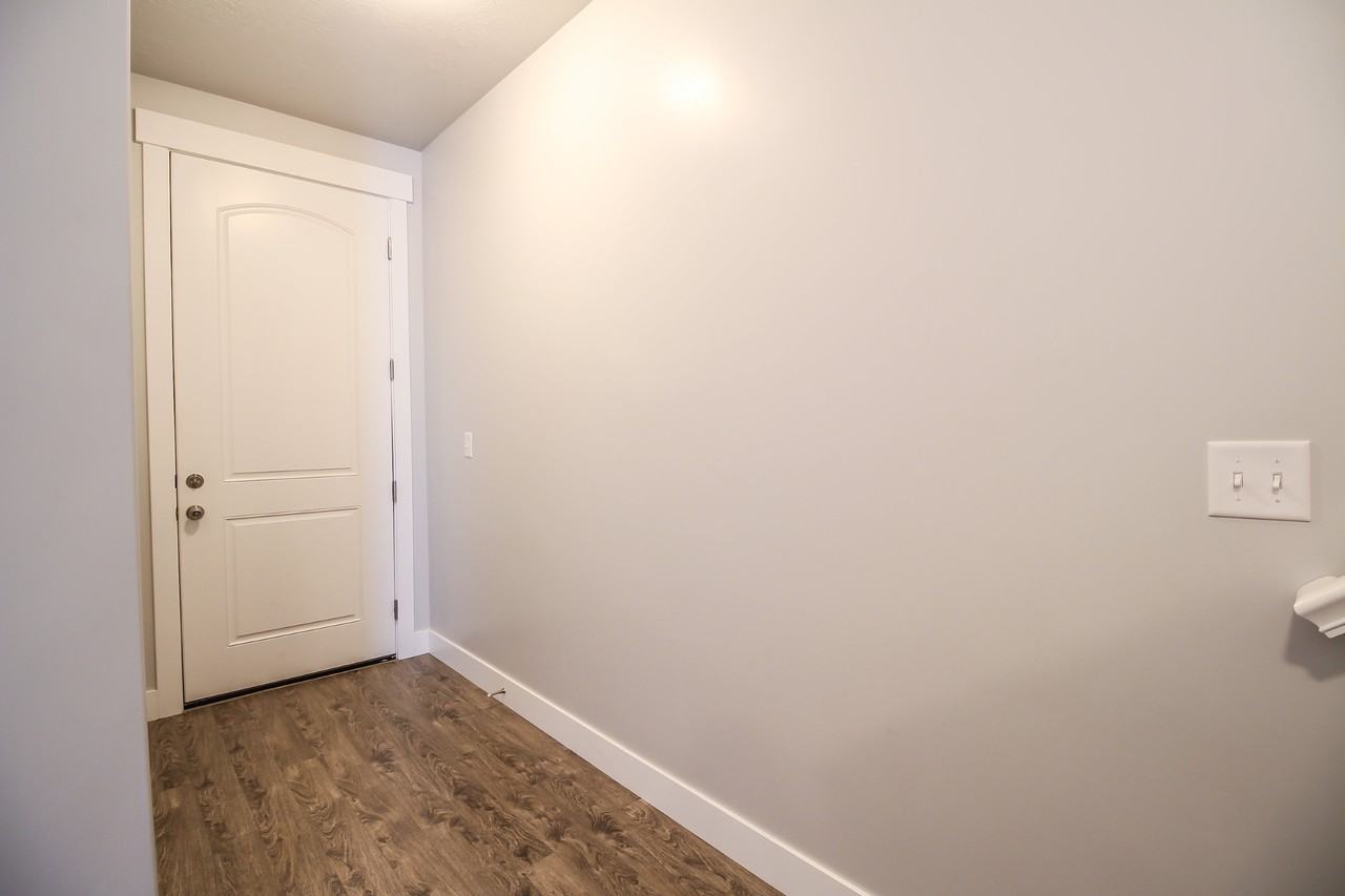 4901 W Spire Way - Photo 4 of 28