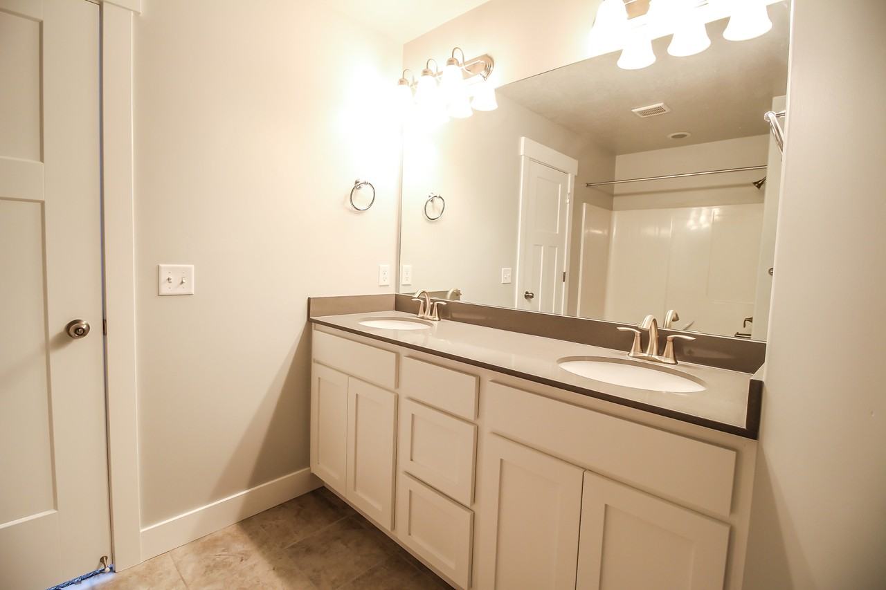 4901 W Spire Way - Photo 5 of 28