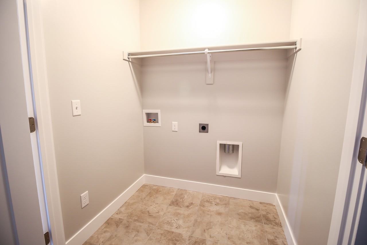 4901 W Spire Way - Photo 7 of 28