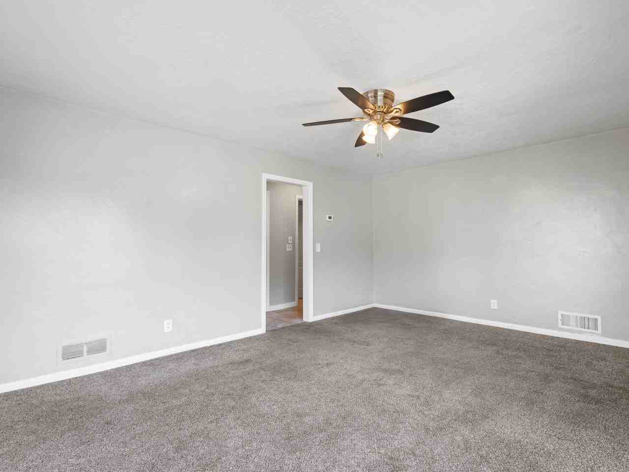 1547 Cahoon St - Photo 7 of 24