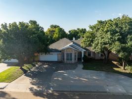 featured image of 1113 Rosewood Dr