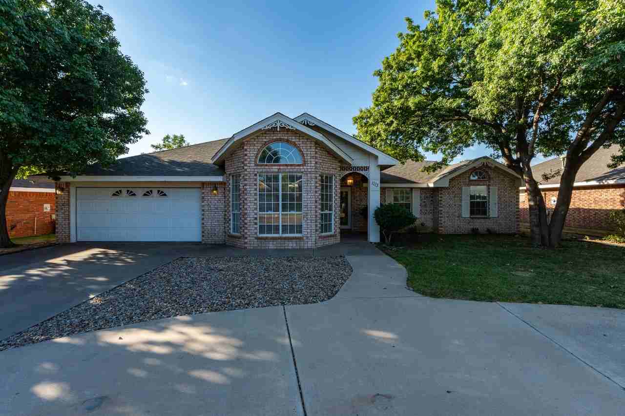 1113 Rosewood Dr - Photo 2 of 31