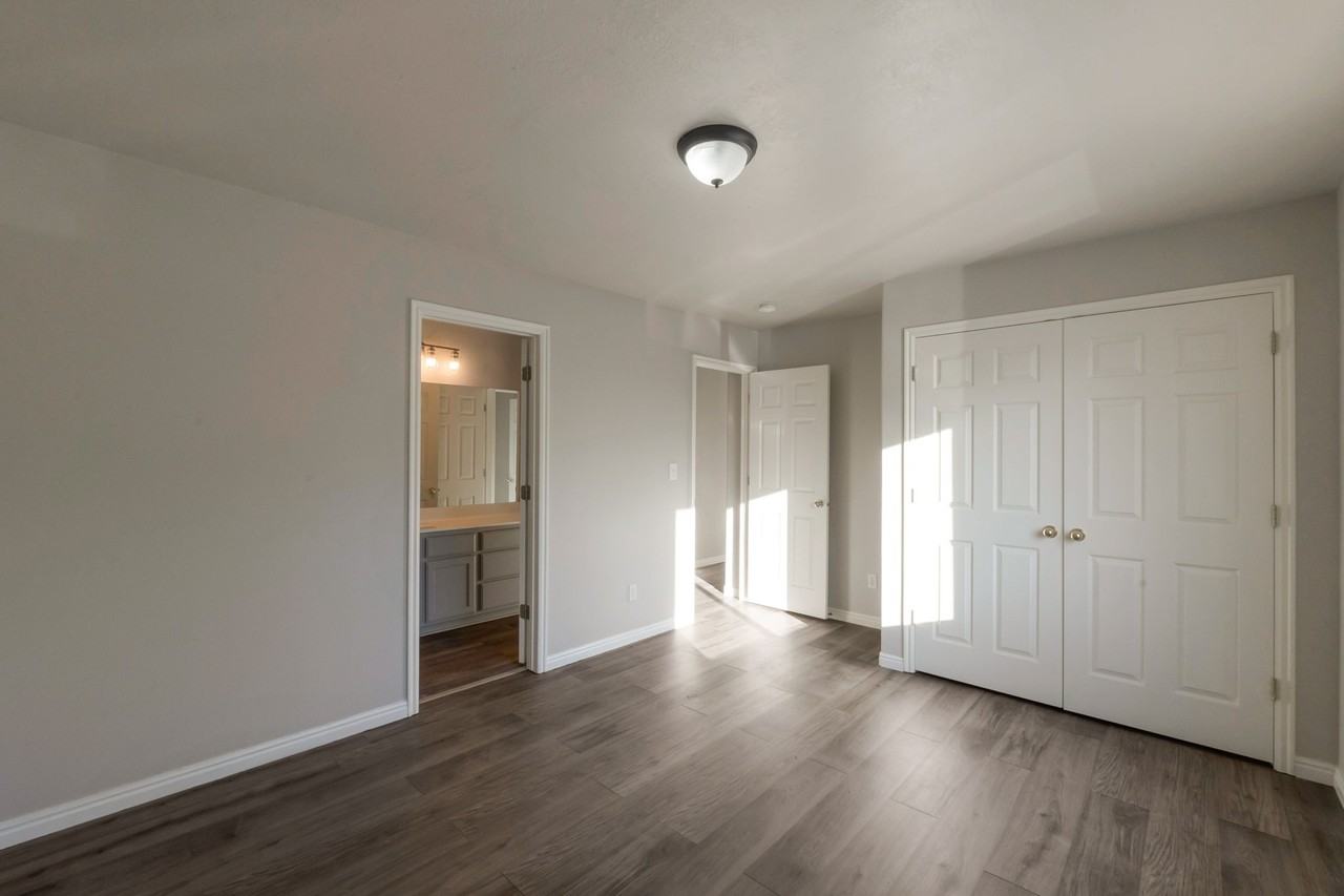 458 Es - Photo 3 of 16