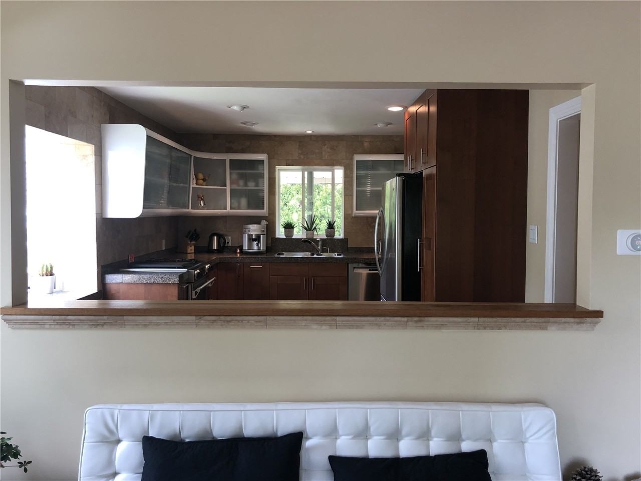 4714 S Meadow View Rd - Photo 4 of 26