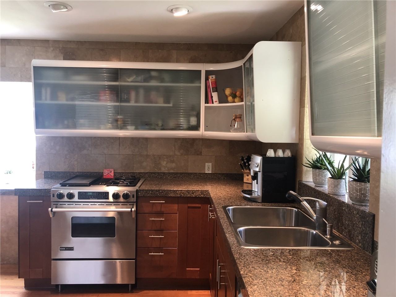 4714 S Meadow View Rd - Photo 7 of 26