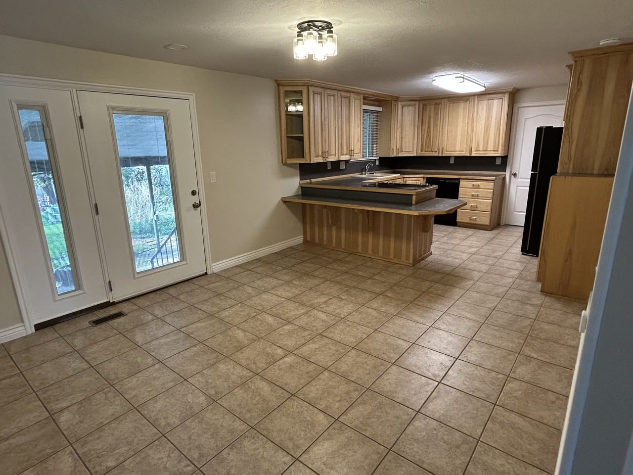 1396 Se - Photo 2 of 12