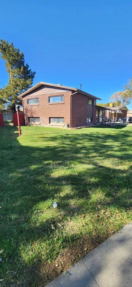 1115 West Parkway Boulevard - Photo 2 of 21