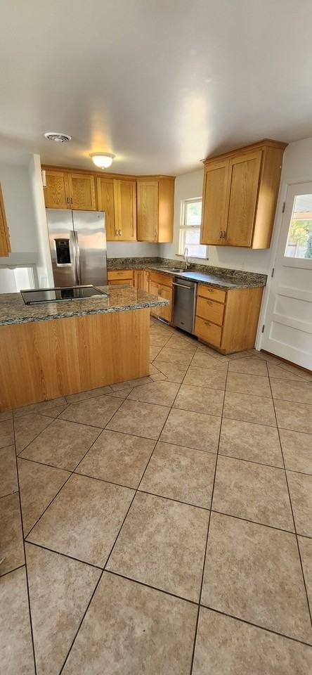 1115 West Parkway Boulevard - Photo 5 of 21