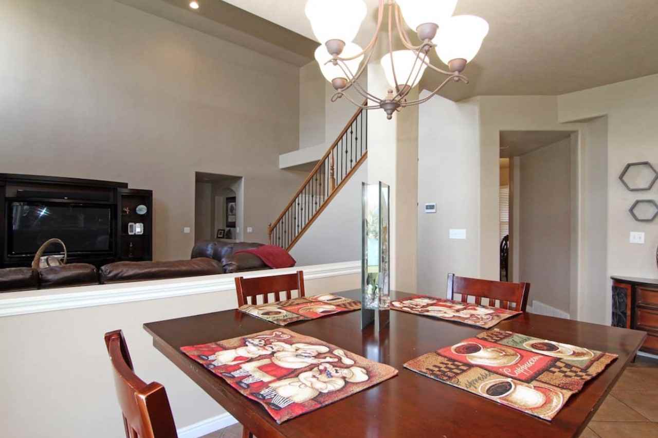 55 S Wellington Dr - Photo 3 of 14