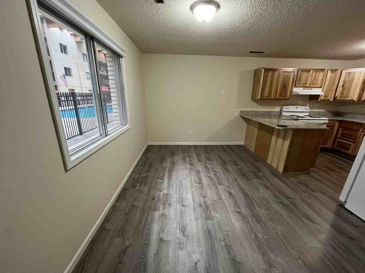 825 Partridge St - Photo 2 of 18