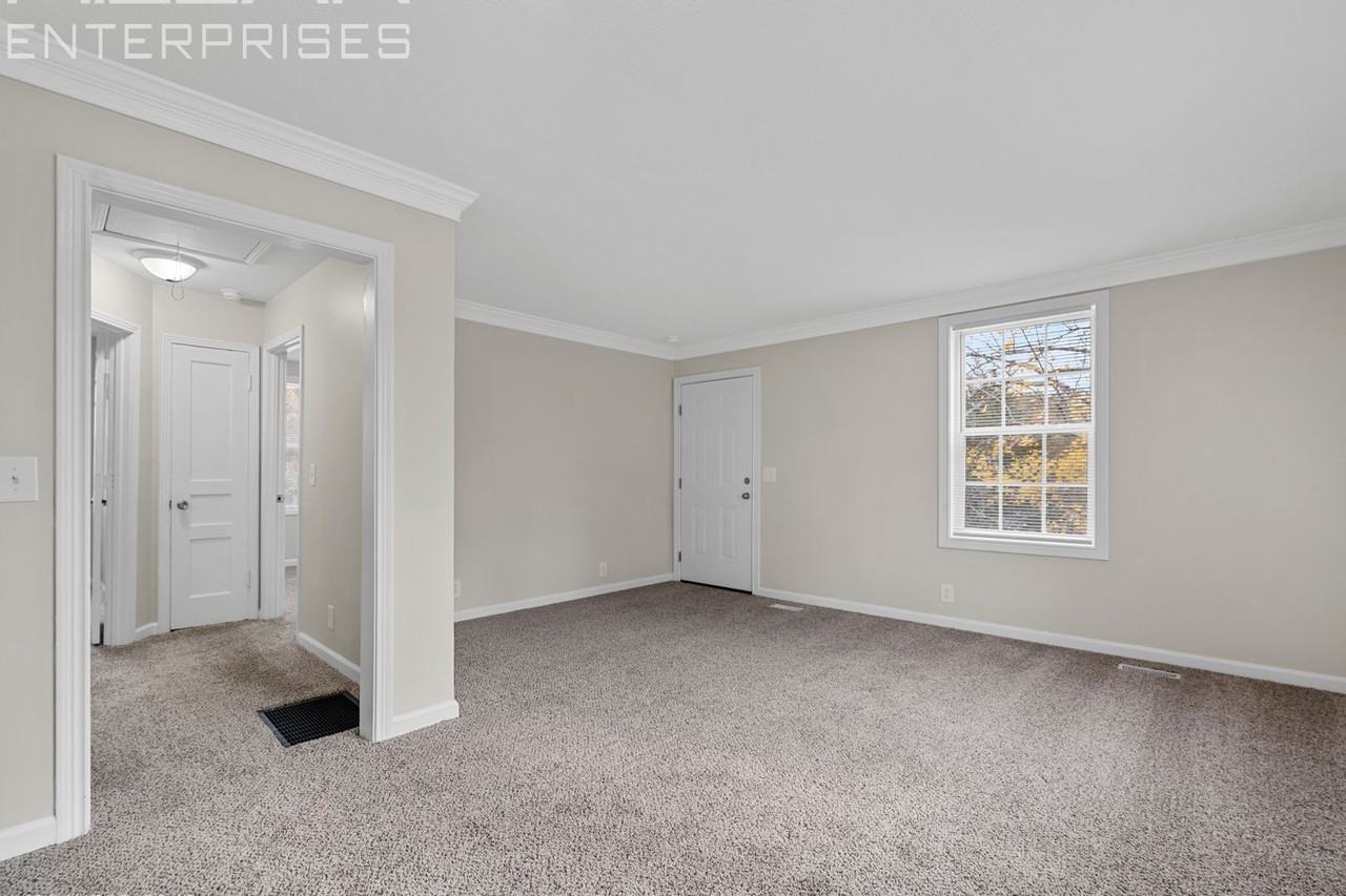 106 Valley View Cir - Photo 3 of 13