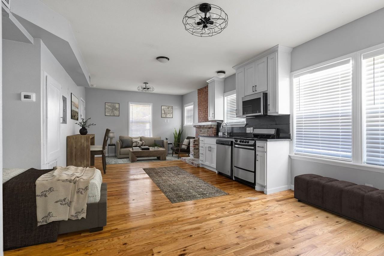 811 May - Photo 2 of 15