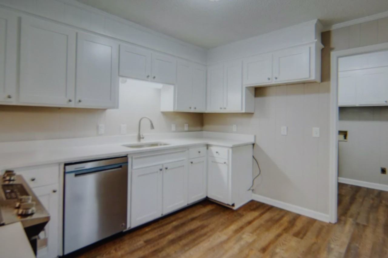 2475 Drexel Dr #NA - Photo 5 of 20