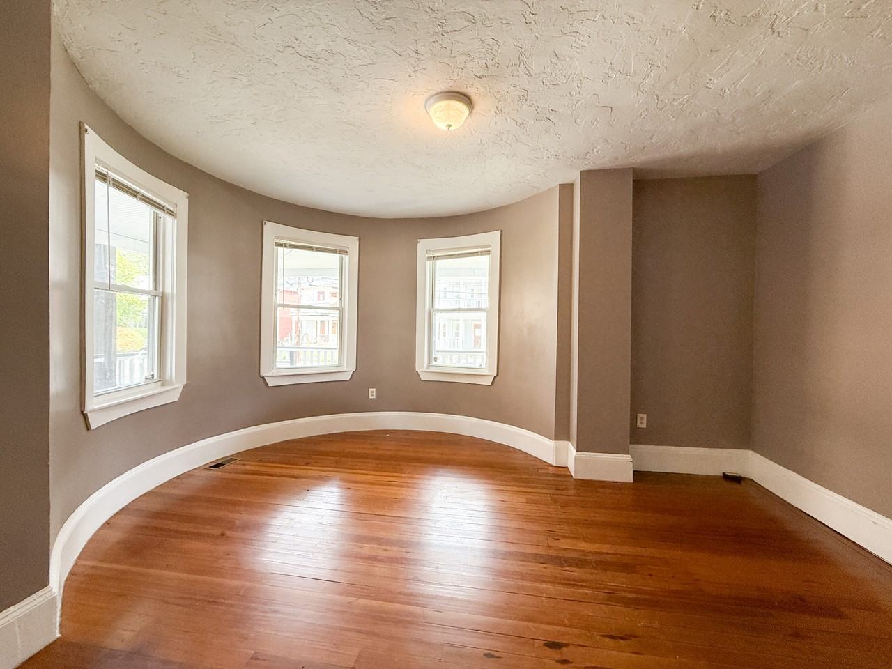 69 Greenwood St #1 - Photo 3 of 9