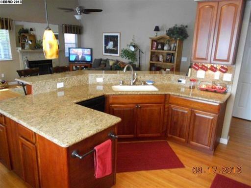 569 Hacienda Dr - Photo 2 of 17