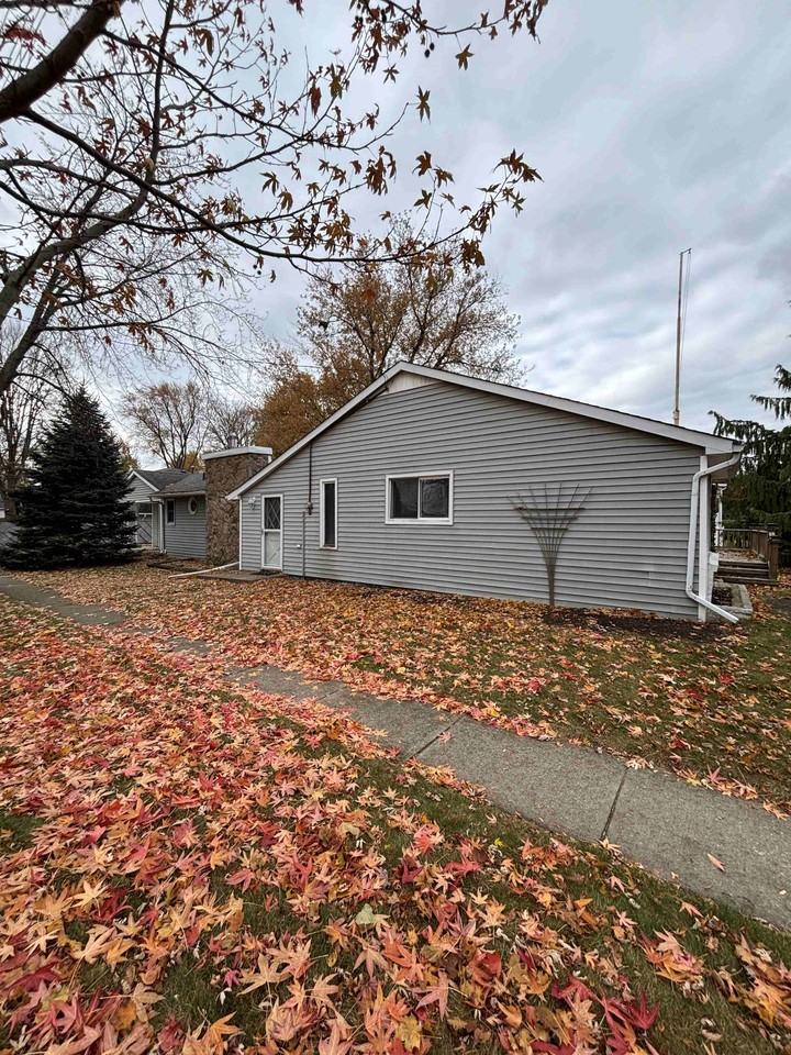 511 Charles St #1 - Photo 3 of 23