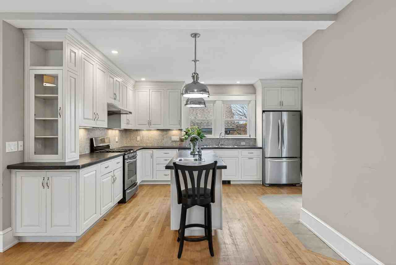 35 Everett Avenue - Photo 2 of 42