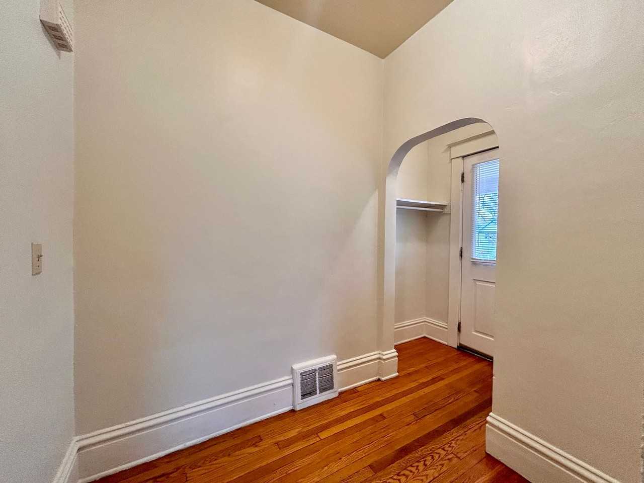 Lafayette 600-300 Pleasant SE - Photo 4 of 28