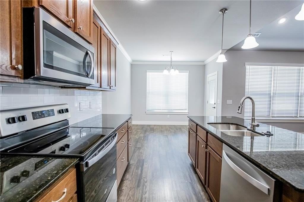 213 Alder St - Photo 3 of 16