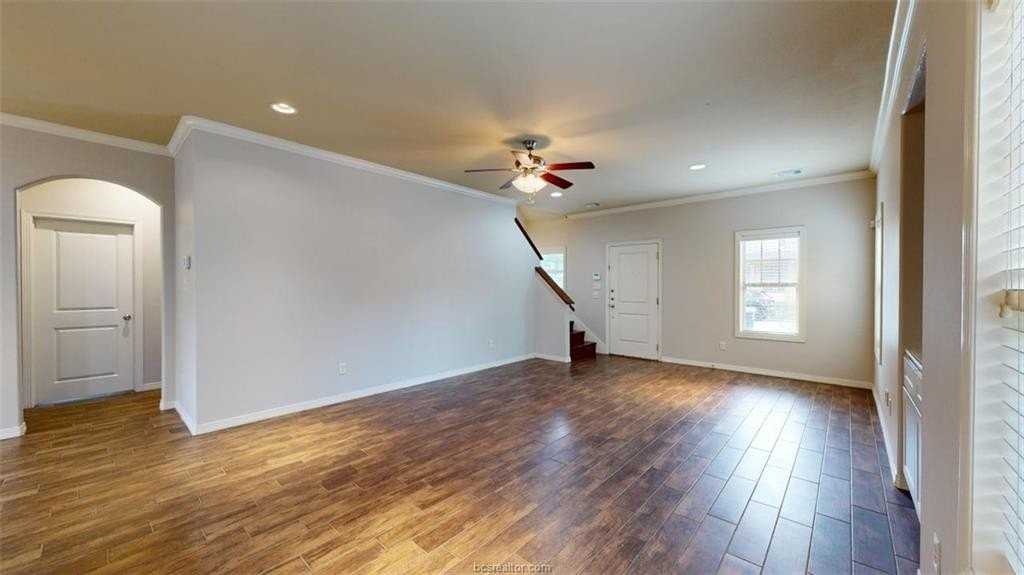 102 Richards St - Photo 5 of 42