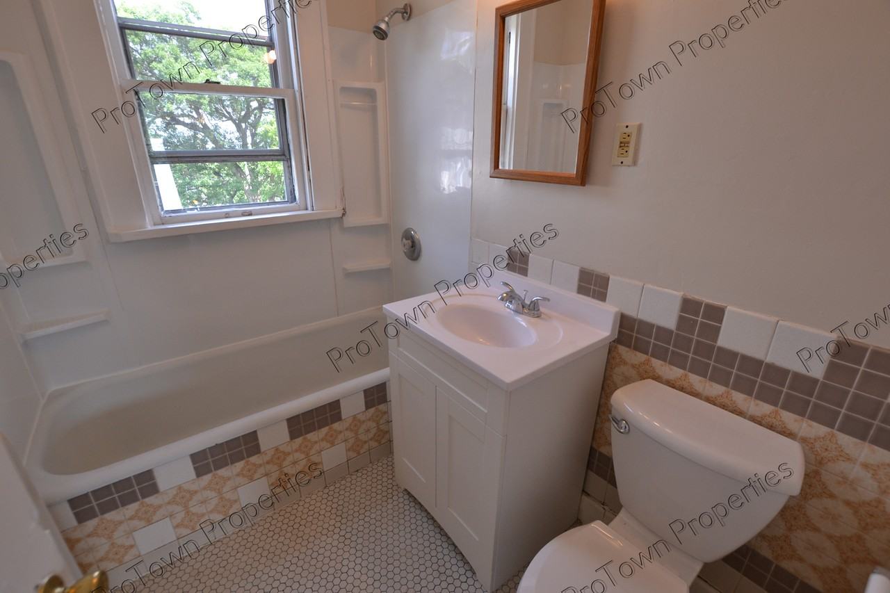 511 West Jefferson Street #3 - Photo 3 of 8