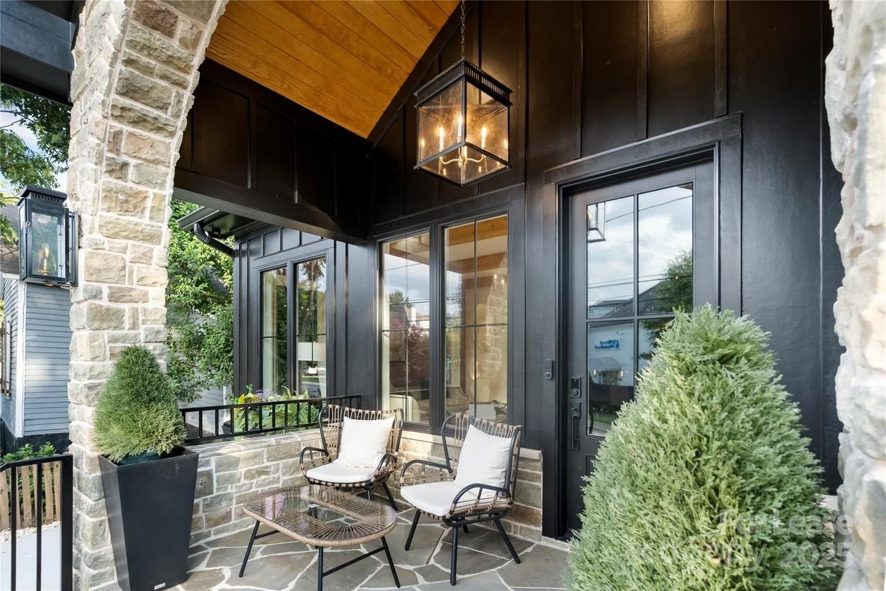 705 South Torrence Street - Photo 3 of 31